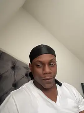 labishyoung25 online show from November 21, 2025, 6:07 pm