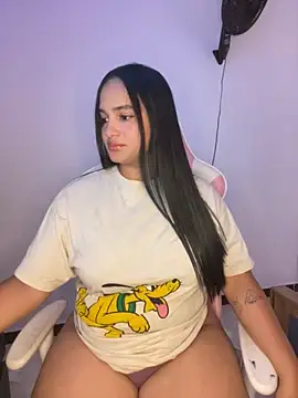 Andrea-Lu online show from October 8, 2025, 12:23 am