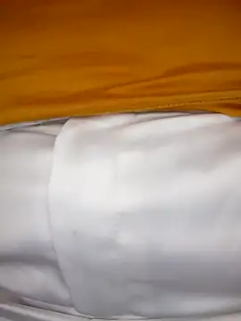 Mia-Glow online show from November 5, 2025, 12:41 pm