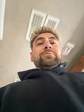 Snapshot of speakonit chatting on October 4, 2025, 5:25 pm speakonit online show from October 4, 2025, 5:25 pm