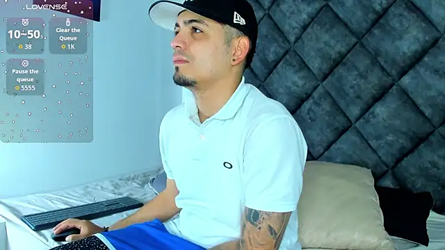 OwenStonne  online show from November 22, 2025, 12:26 pm