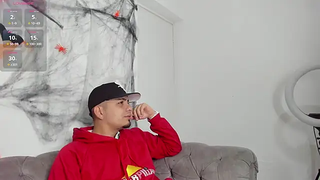 OwenStonne  online show from October 24, 2025, 4:22 am