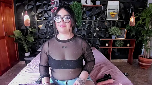 Snapshot of April__foxx chatting on October 22, 2025, 5:01 pm April foxx online show from October 22, 2025, 5:01 pm