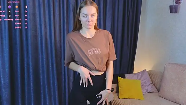 LouisaChaobal online show from October 27, 2025, 1:28 am