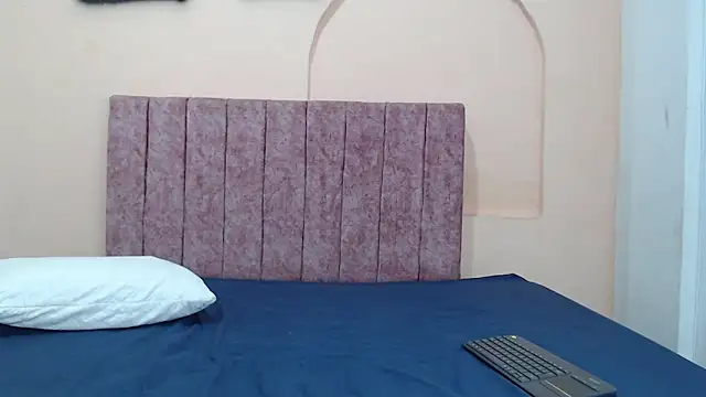 Snapshot of aiiram_hard_sex chatting on January 18, 2026, 12:58 am aiiram hard sex online show from January 18, 2026, 12:58 am