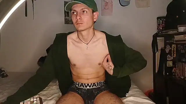 Snapshot of Dioniso_guy8 chatting on October 7, 2025, 5:08 am Dioniso guy8 online show from October 7, 2025, 5:08 am