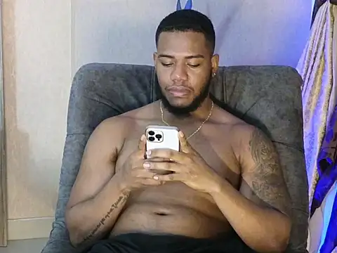 Snapshot of BenjaminCol_ chatting on October 21, 2025, 10:31 pm BenjaminCol online show from October 21, 2025, 10:31 pm