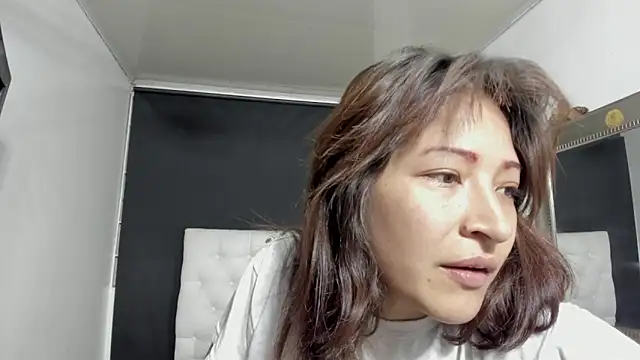 Snapshot of evelynesex chatting on February 10, 2026, 4:22 am evelynesex online show from February 10, 2026, 4:22 am