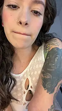 Snapshot of alysa_g_ chatting on November 12, 2025, 10:13 pm alysa g online show from November 12, 2025, 10:13 pm