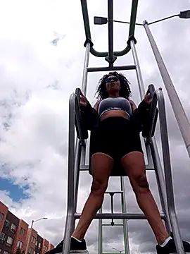 Snapshot of BiiancaEstradaa chatting on February 19, 2026, 3:42 pm BiiancaEstradaa online show from February 19, 2026, 3:42 pm