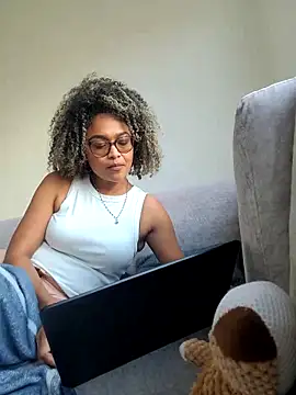 Snapshot of BiiancaEstradaa chatting on February 9, 2026, 10:08 pm BiiancaEstradaa online show from February 9, 2026, 10:08 pm