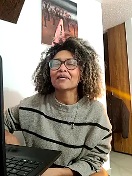 Snapshot of BiiancaEstradaa chatting on February 10, 2026, 11:37 pm BiiancaEstradaa online show from February 10, 2026, 11:37 pm