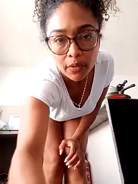 Snapshot of BiiancaEstradaa chatting on March 3, 2026, 2:35 pm BiiancaEstradaa online show from March 3, 2026, 2:35 pm