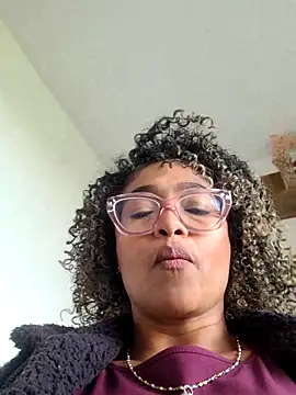 Snapshot of BiiancaEstradaa chatting on February 18, 2026, 8:49 pm BiiancaEstradaa online show from February 18, 2026, 8:49 pm