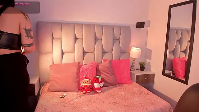 Snapshot of Seraphyne666 chatting on January 16, 2026, 6:12 pm Seraphyne666 online show from January 16, 2026, 6:12 pm