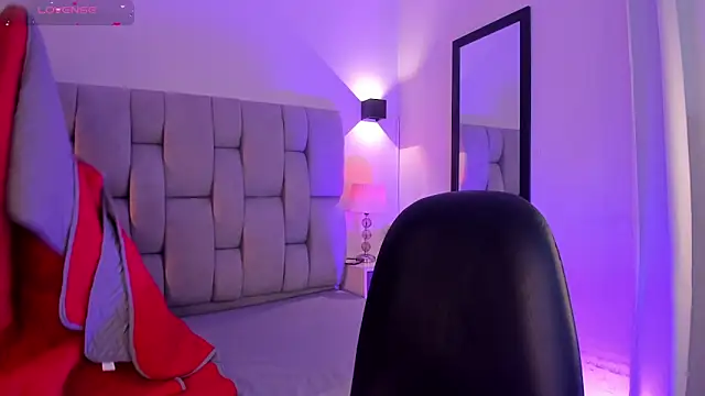 Snapshot of Seraphyne666 chatting on February 17, 2026, 6:05 pm Seraphyne666 online show from February 17, 2026, 6:05 pm