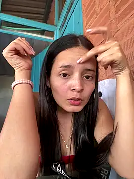 Mia jhoonson online show from December 2, 2025, 6:20 pm