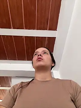 Mia jhoonson online show from November 7, 2025, 2:54 pm