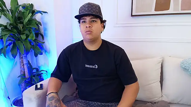 Naim Bennetsex online show from November 4, 2025, 6:44 pm