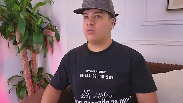 Naim Bennetsex online show from April 13, 2026, 6:56 pm