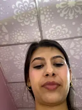 Lenapink19 online show from November 18, 2025, 10:45 pm