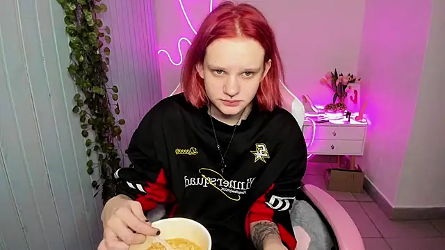 Snapshot of Elieiza_xo chatting on October 28, 2025, 10:25 am Elieiza xo online show from October 28, 2025, 10:25 am