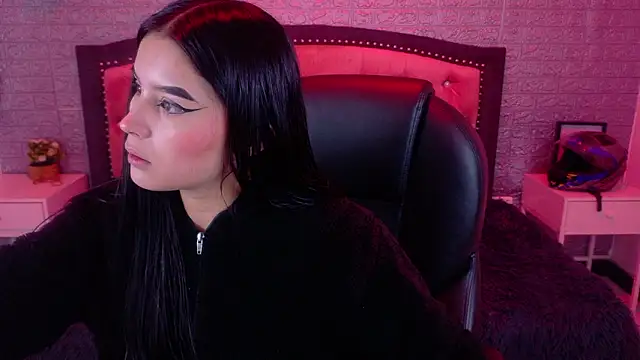 Snapshot of Natalie_loffreda chatting on February 12, 2026, 3:17 am Natalie loffreda online show from February 12, 2026, 3:17 am