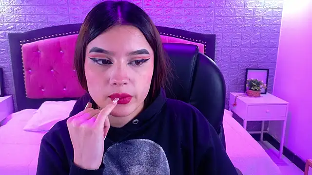 Snapshot of Natalie_loffreda chatting on November 28, 2025, 3:07 am Natalie loffreda online show from November 28, 2025, 3:07 am