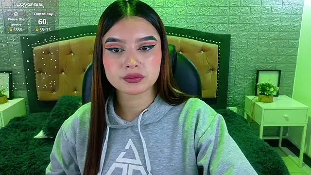 Snapshot of Natalie_loffreda chatting on November 24, 2025, 3:28 am Natalie loffreda online show from November 24, 2025, 3:28 am