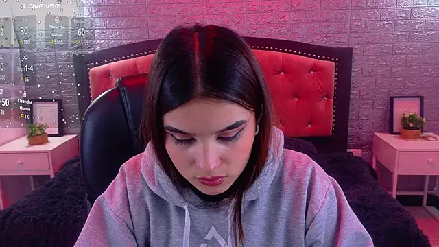 Snapshot of Natalie_loffreda chatting on November 8, 2025, 3:10 am Natalie loffreda online show from November 8, 2025, 3:10 am