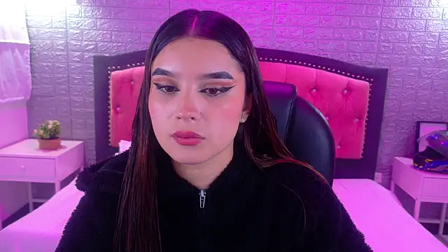 Snapshot of Natalie_loffreda chatting on January 6, 2026, 2:59 am Natalie loffreda online show from January 6, 2026, 2:59 am