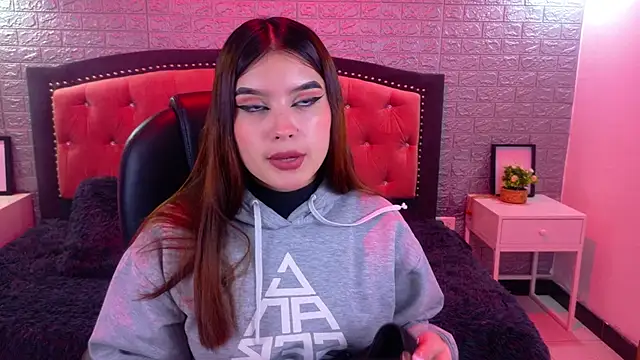 Snapshot of Natalie_loffreda chatting on October 30, 2025, 3:49 am Natalie loffreda online show from October 30, 2025, 3:49 am