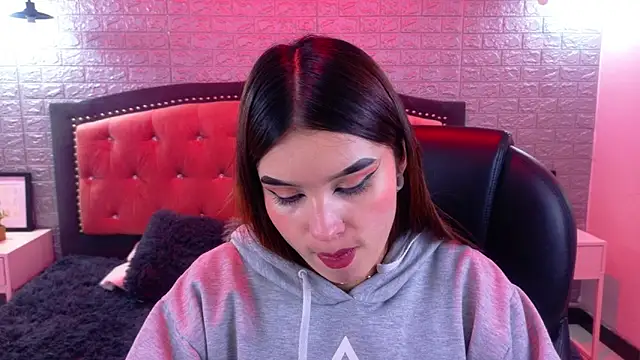 Snapshot of Natalie_loffreda chatting on October 23, 2025, 3:05 am Natalie loffreda online show from October 23, 2025, 3:05 am