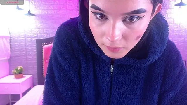 Snapshot of Natalie_loffreda chatting on January 12, 2026, 3:35 am Natalie loffreda online show from January 12, 2026, 3:35 am