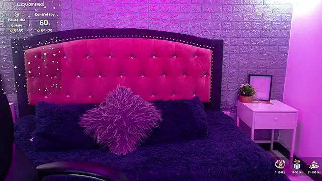 Snapshot of Natalie_loffreda chatting on November 19, 2025, 3:17 am Natalie loffreda online show from November 19, 2025, 3:17 am