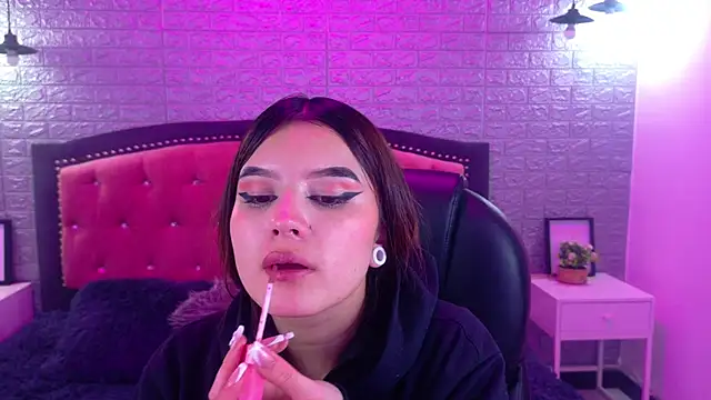 Snapshot of Natalie_loffreda chatting on October 27, 2025, 2:56 am Natalie loffreda online show from October 27, 2025, 2:56 am