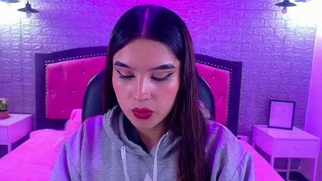 Snapshot of Natalie_loffreda chatting on December 20, 2025, 3:42 am Natalie loffreda online show from December 20, 2025, 3:42 am