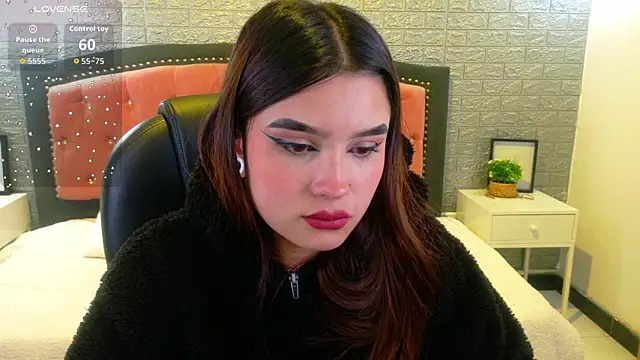 Snapshot of Natalie_loffreda chatting on December 3, 2025, 3:18 am Natalie loffreda online show from December 3, 2025, 3:18 am