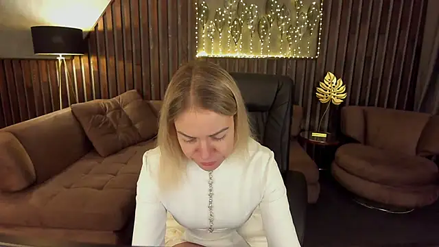 Anna Snows online show from December 23, 2025, 6:12 am