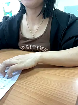 Snapshot of -NhaKy22 chatting on November 8, 2025, 1:09 am -NhaKy22 online show from November 8, 2025, 1:09 am