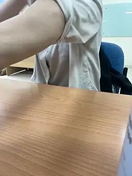 Snapshot of -NhaKy22 chatting on December 5, 2025, 2:21 am -NhaKy22 online show from December 5, 2025, 2:21 am