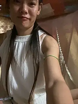 PhanHaa online show from October 18, 2025, 1:02 pm