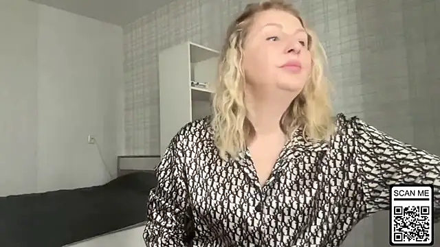 Blondie xoxoxo online show from February 25, 2026, 10:15 am