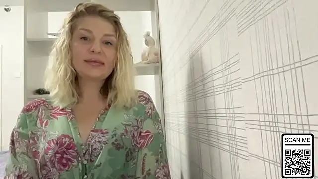 Snapshot of Blondie_xoxoxo chatting on November 8, 2025, 9:51 pm Blondie xoxoxo online show from November 8, 2025, 9:51 pm