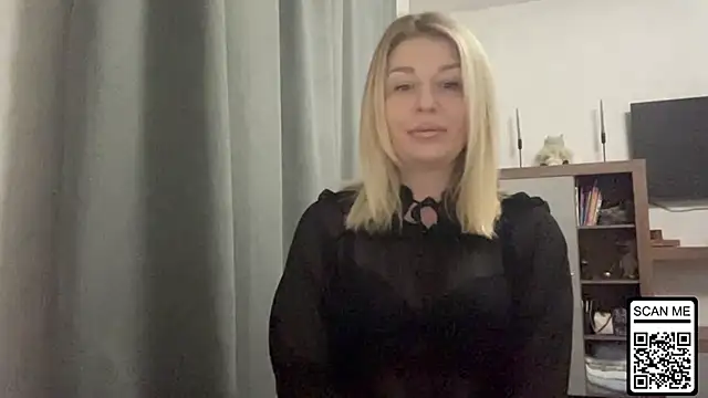 Snapshot of Blondie_xoxoxo chatting on December 2, 2025, 5:25 pm Blondie xoxoxo online show from December 2, 2025, 5:25 pm