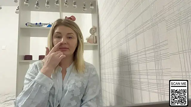 Blondie xoxoxo online show from January 10, 2026, 12:33 pm