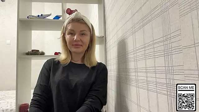 Snapshot of Blondie_xoxoxo chatting on November 25, 2025, 2:50 pm Blondie xoxoxo online show from November 25, 2025, 2:50 pm