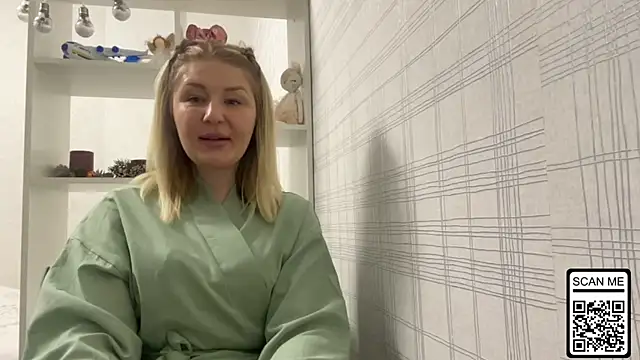 Blondie xoxoxo online show from December 16, 2025, 8:40 am