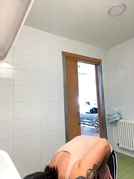 Snapshot of Kitty5348 chatting on October 26, 2025, 8:37 am Kitty5348 online show from October 26, 2025, 8:37 am