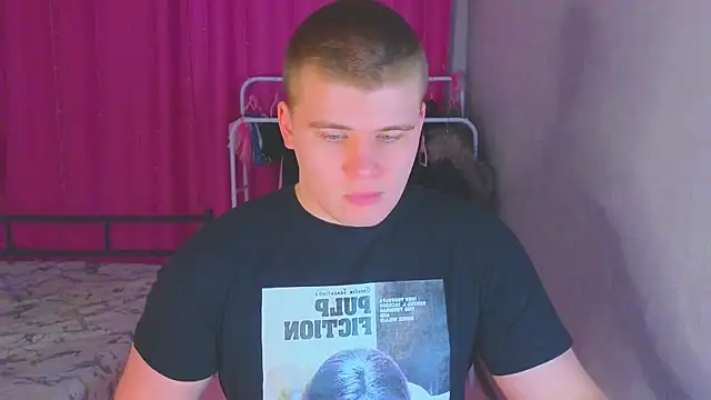 Snapshot of kittenmurr chatting on February 12, 2026, 5:02 pm kittenmurr online show from February 12, 2026, 5:02 pm